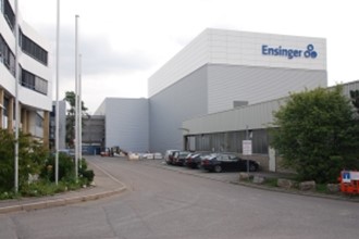 Ensinger investe, nonostante le crisi